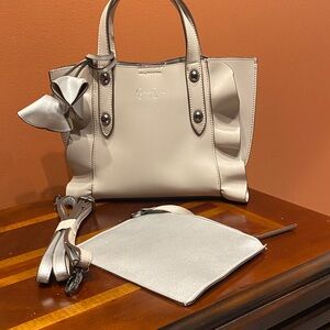 Elegant Cream Satchel Bag with Pouch